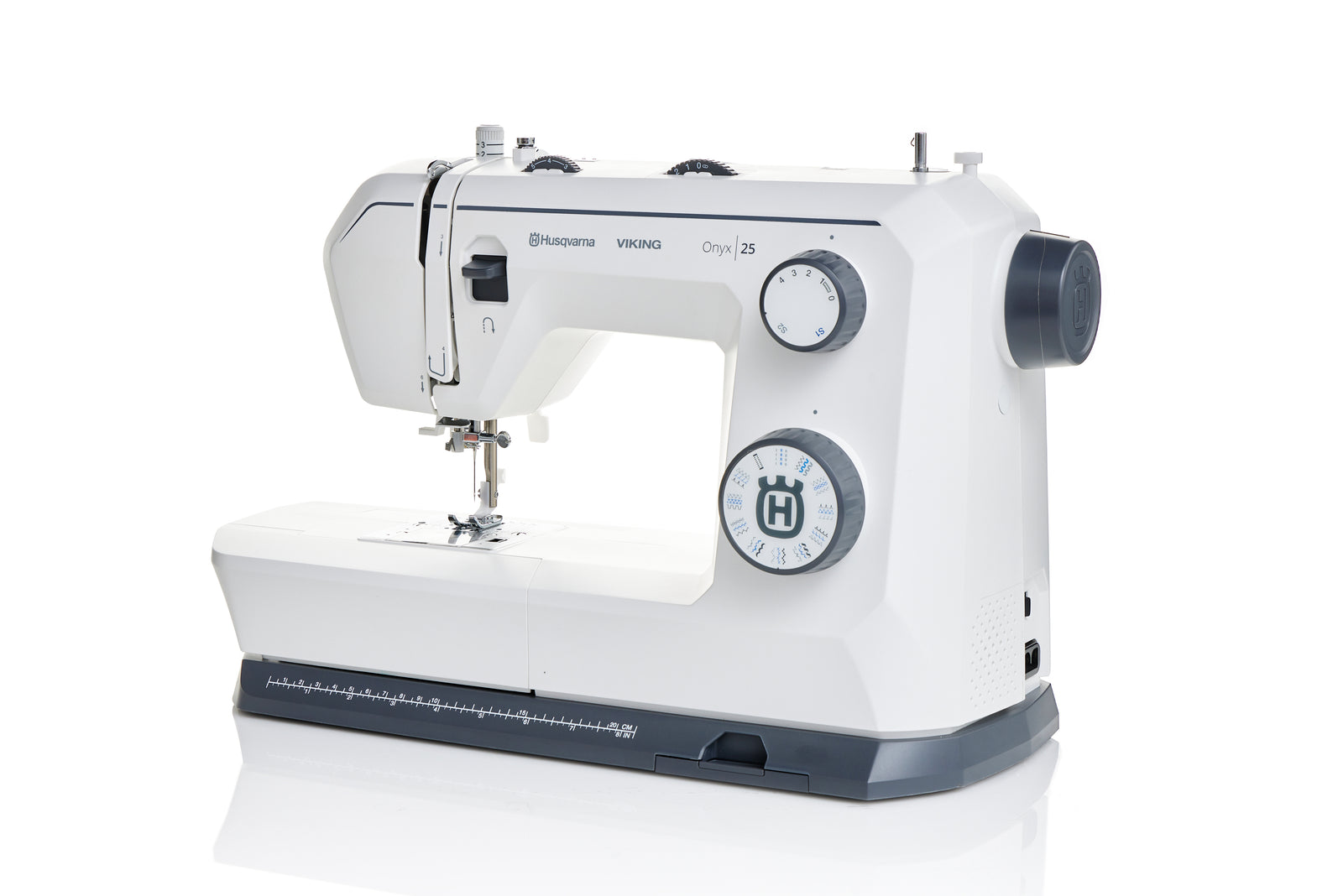 Husqvarna® VIKING® Onyx | 25