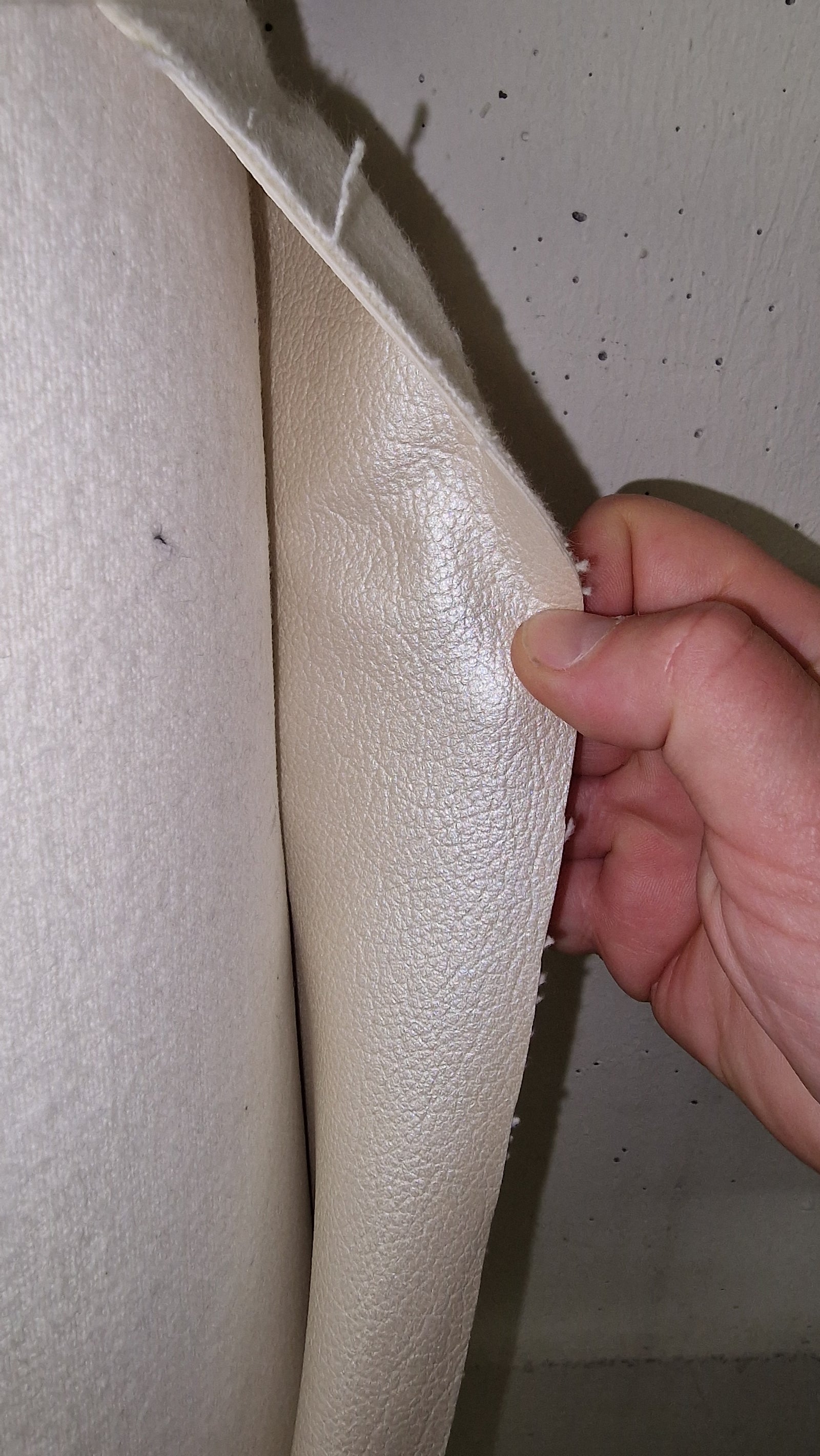 Beige Kunstleder