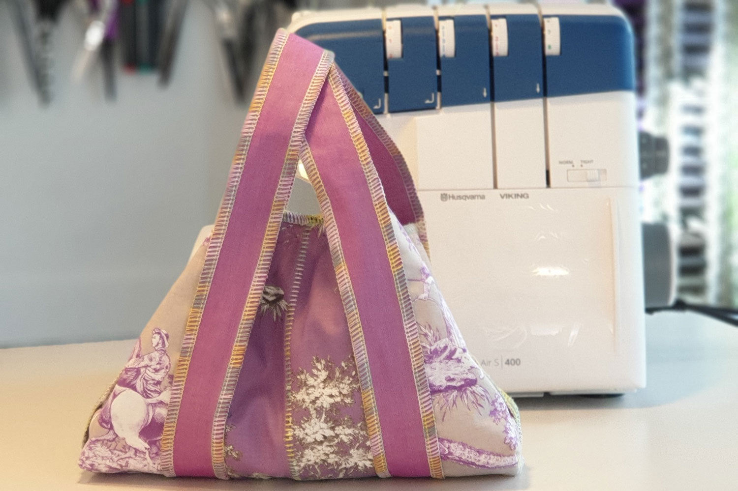 Designer Workshop "Tasche Amber" mit Overlock nähen und verzieren