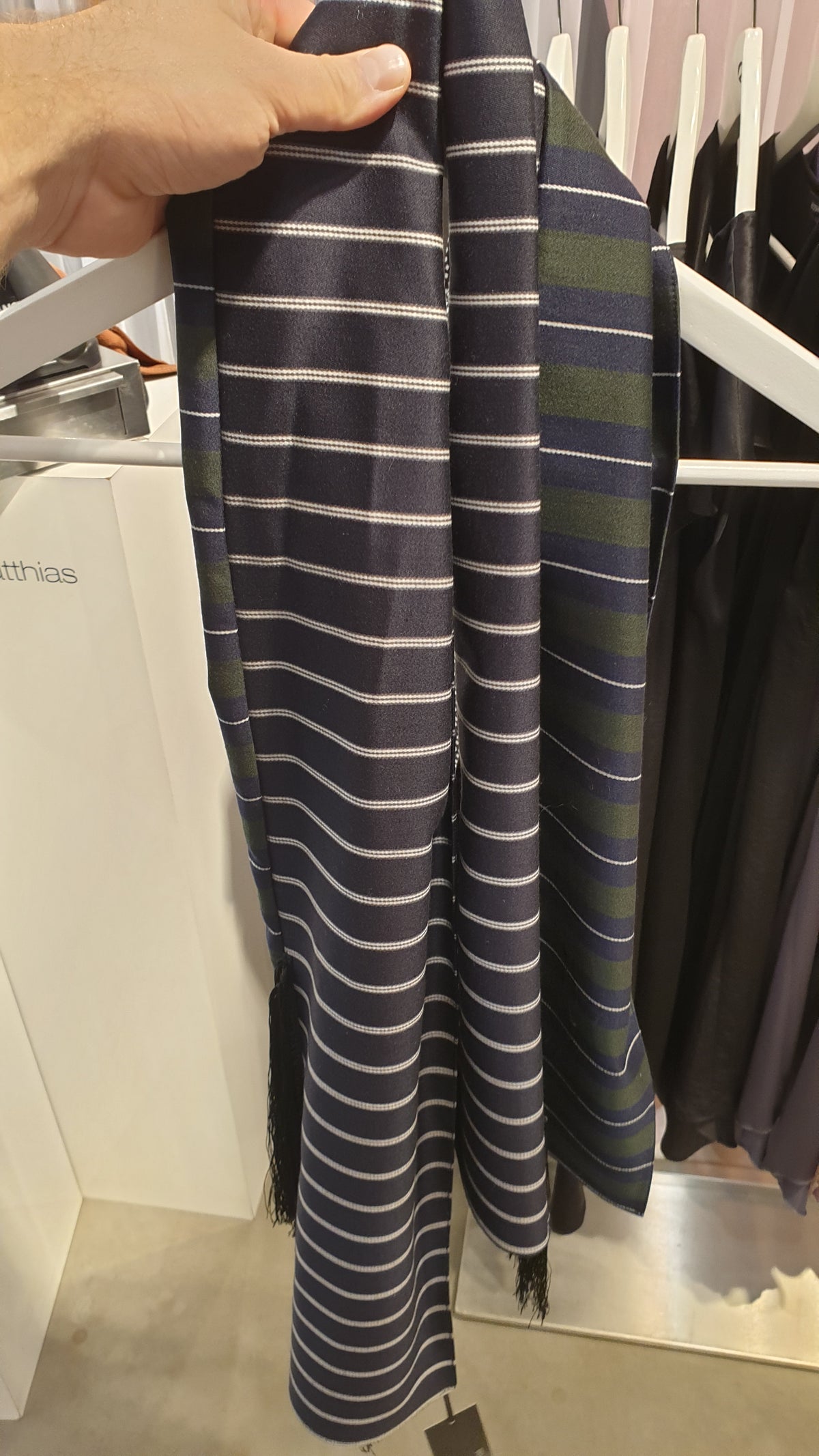 Schal "Stripes'n'Fringes"